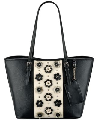 nine west flower purse